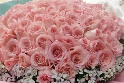 男生送玫瑰花卻沒當面表白_男生表白居然只送一支玫瑰_男生送白玫瑰算表白嗎