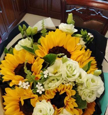 <strong>送父親什么花？15種合適的選擇（如何選擇適合送給父親的花？-花材、花色、寓意詳解）</strong>