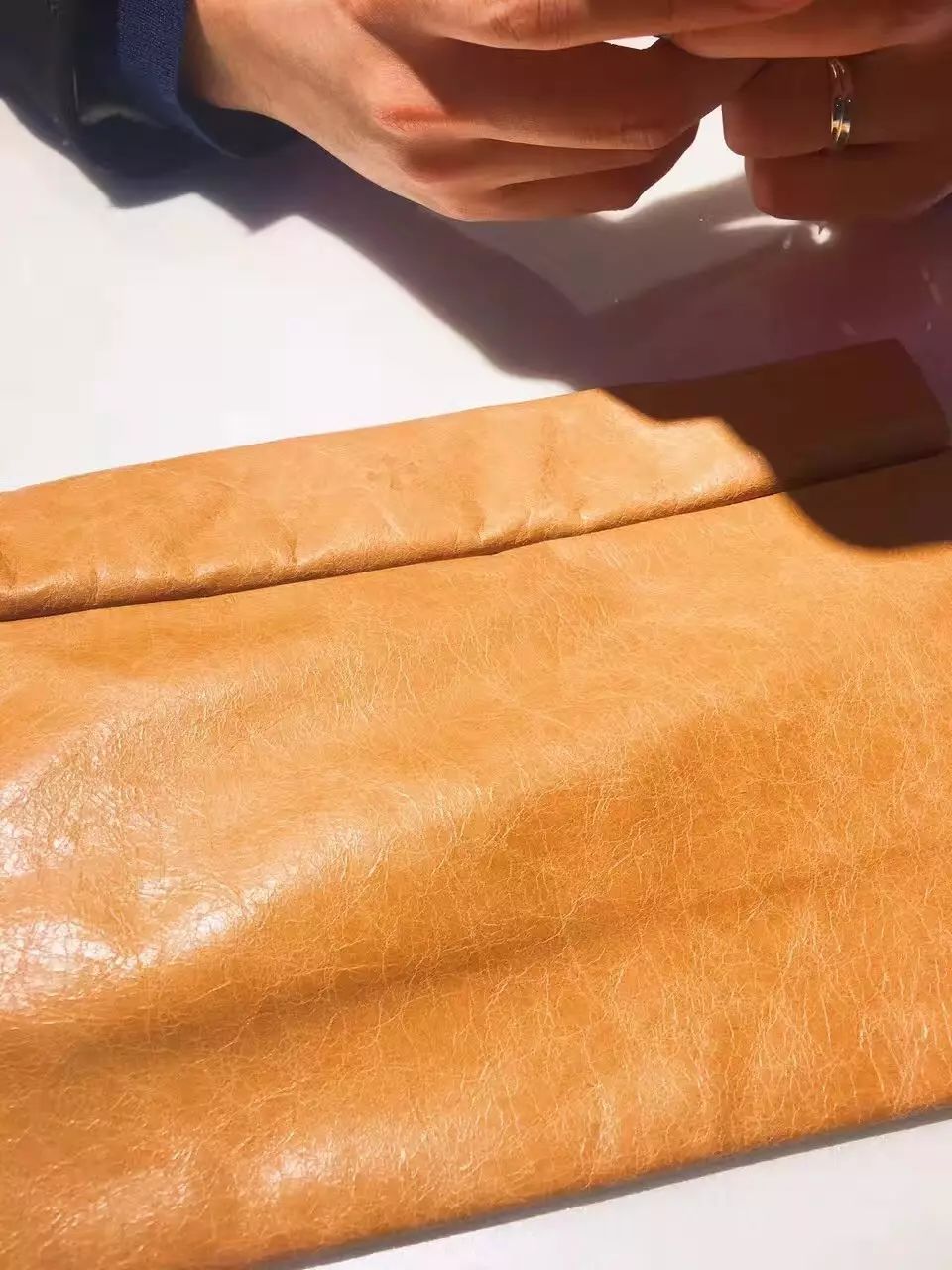 女朋友送花怎么回復_女朋友送花說說_第一次送花給女朋友怎么說